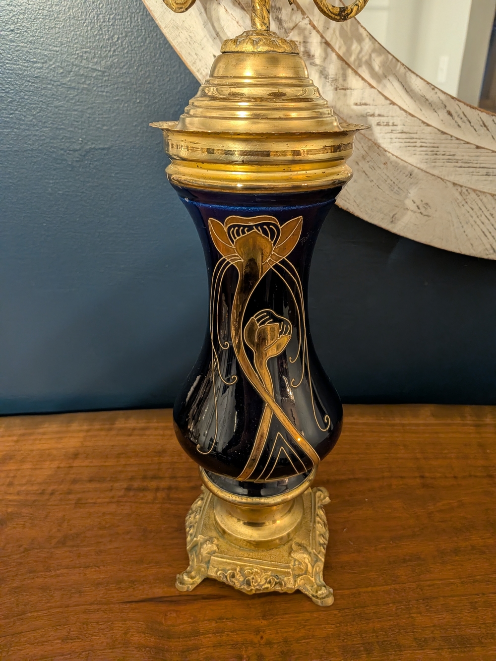 Antique Vintage Mantle Clock/Candleabra  Set

~ French - Circa 1900 ~ - Picture 14 of 15